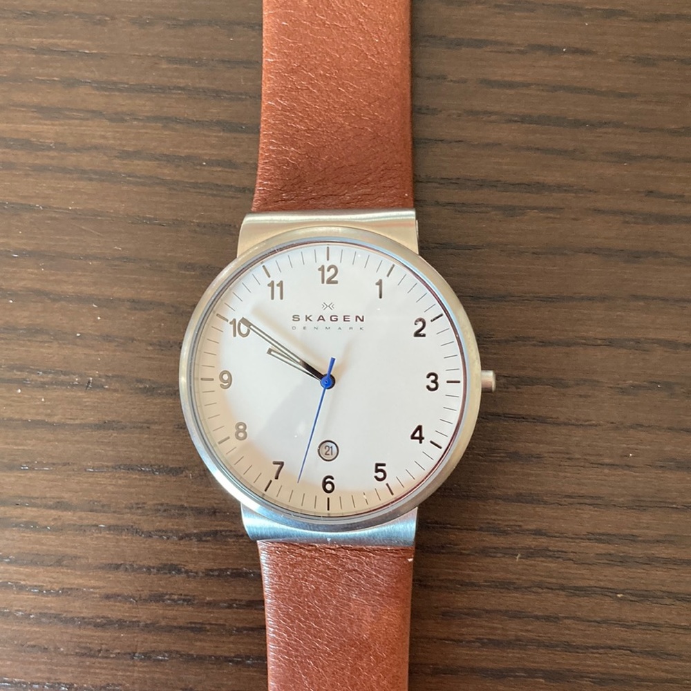 Skagen Watch wore once   Just put new battery in